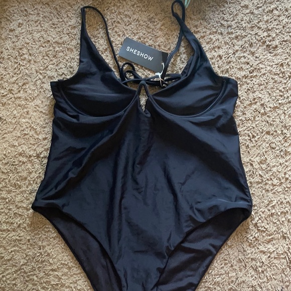 SheShow 2XL - Picture 1 of 3